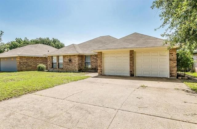 3821 Huntwick Dr in Fort Worth, TX - Building Photo - Building Photo