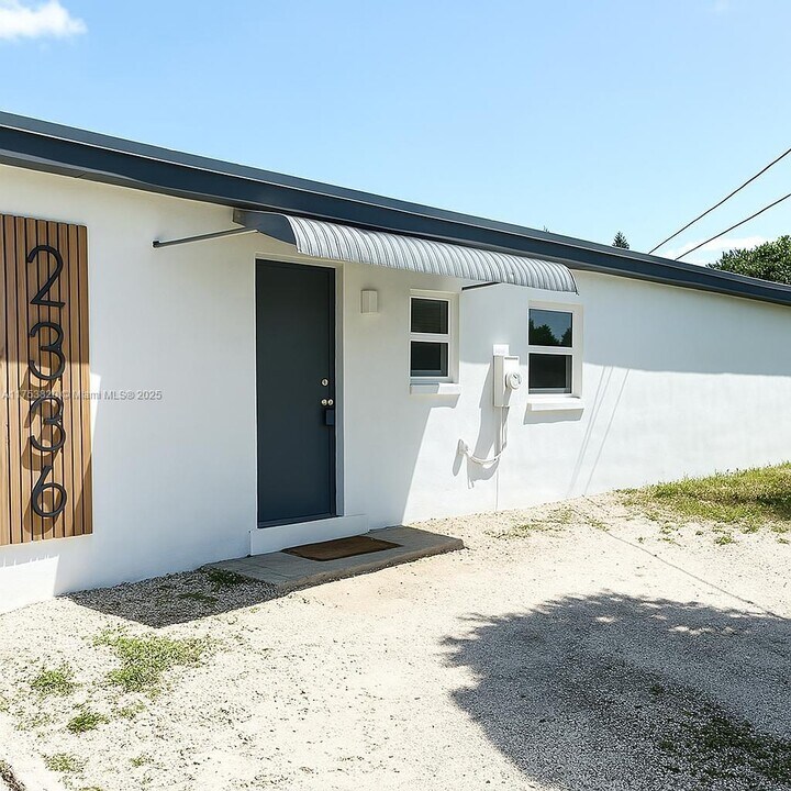 2336 Roosevelt St-Unit -2336 in Hollywood, FL - Building Photo