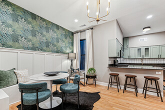 Drexel House - Co-Living in Chicago, IL - Building Photo - Building Photo