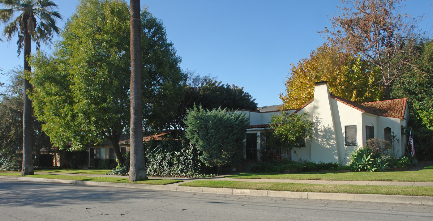 276 Center St in Covina, CA - Foto de edificio