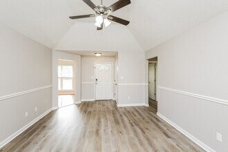 4246 Shadow Glen Dr in Horn Lake, MS - Foto de edificio - Building Photo