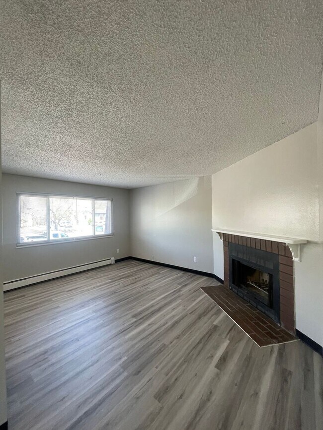 3945 Stonedike Dr, Unit A in Colorado Springs, CO - Building Photo - Building Photo