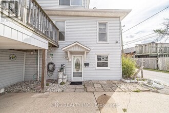 42 Wahneta Ave in Lasalle, ON - Foto de edificio - Building Photo