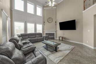 11311 Dawnheath Dr in Cypress, TX - Foto de edificio - Building Photo