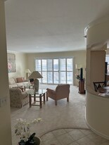 650 S River Rd in Des Plaines, IL - Building Photo