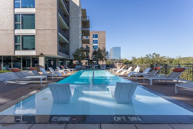 Avenue Grove in Houston, TX - Building Photo - Building Photo