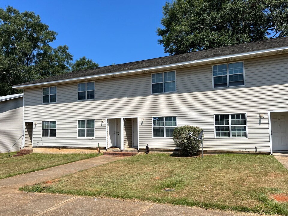 100 Gunter Ln in Enterprise, AL - Building Photo