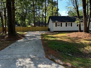 1522 Robin Hood Rd in Greenville, NC - Building Photo - Building Photo