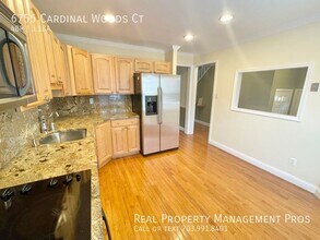 6755 Cardinal Woods Ct in Lorton, VA - Building Photo - Building Photo