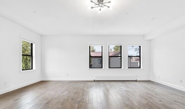 206-208 Main St in Beacon, NY - Building Photo - Building Photo