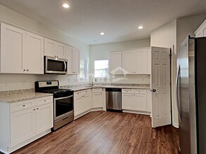 982 Simonton View Ln SE in Lawrenceville, GA - Foto de edificio - Building Photo