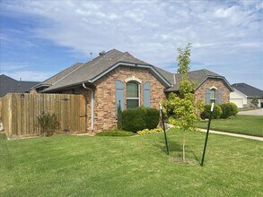 11713 SW 14th St in Yukon, OK - Building Photo - Building Photo