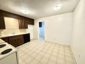 6509 21st St in Lubbock, TX - Foto de edificio - Building Photo