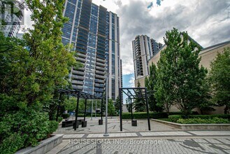 155 Beecroft Rd in Toronto, ON - Building Photo - Building Photo