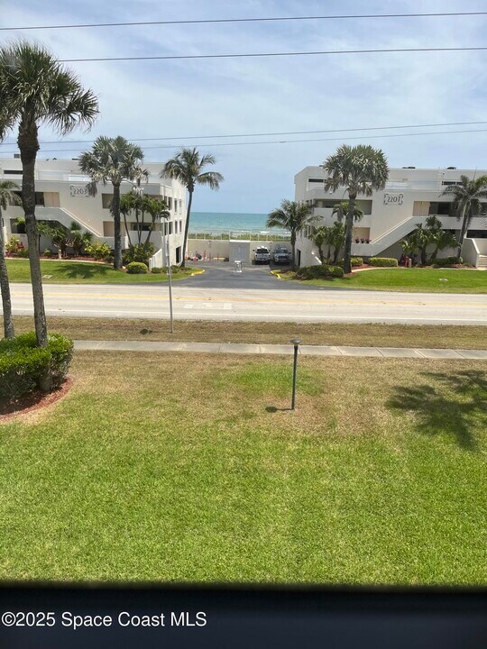 2150 Atlantic St in Melbourne Beach, FL - Building Photo
