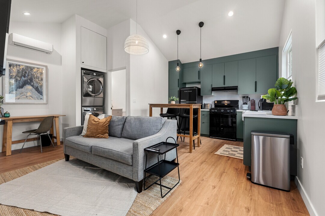 8044 Nestle Ave in Los Angeles, CA - Building Photo