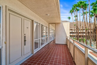 277 E Alejo Rd in Palm Springs, CA - Building Photo - Building Photo