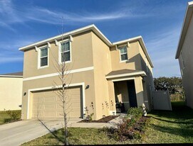 10743 Penny Gale Loop in San Antonio, FL - Building Photo