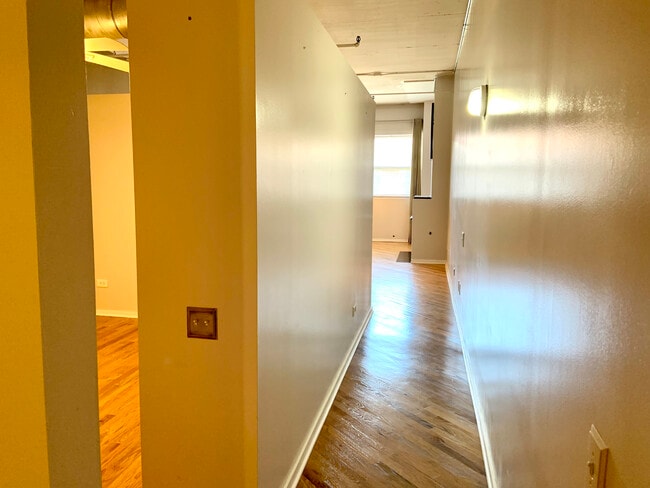 500 S Clinton St, Unit 325 S Clinton St. No. 325 in Chicago, IL - Building Photo - Building Photo