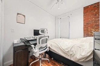 102 Christopher St, Unit 6F in New York, NY - Foto de edificio - Building Photo