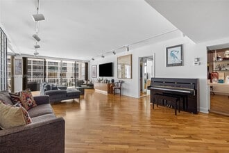 2784 S Ocean Blvd in Palm Beach, FL - Foto de edificio - Building Photo