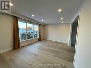 25 Glenridge Rd in Barrie, ON - Building Photo - Building Photo