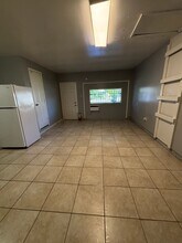 538 Glenvale Dr, Unit B in Houston, TX - Foto de edificio - Building Photo