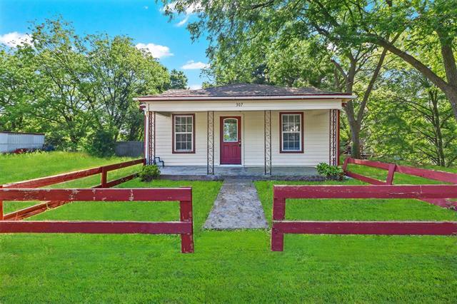 307 S Jernigan St in Bells, TX - Foto de edificio