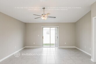 1426 Flower Dust Dr in Ruskin, FL - Foto de edificio - Building Photo