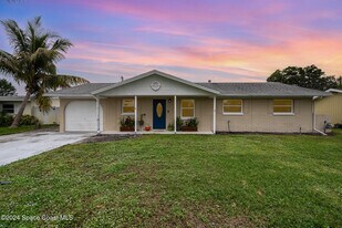 800 1st St in Merritt Island, FL - Building Photo