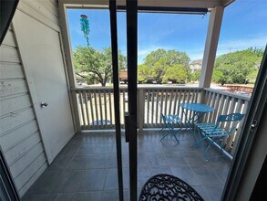 4041 Drake St, Unit 117 in Houston, TX - Building Photo - Building Photo