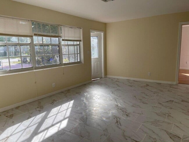 249 NW 4th Diagonal in Boca Raton, FL - Building Photo - Building Photo