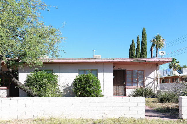 3701-3707 E Fairmount St in Tucson, AZ - Building Photo - Building Photo