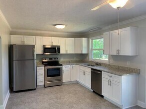 1420 Central Dr in Southern Pines, NC - Foto de edificio - Building Photo