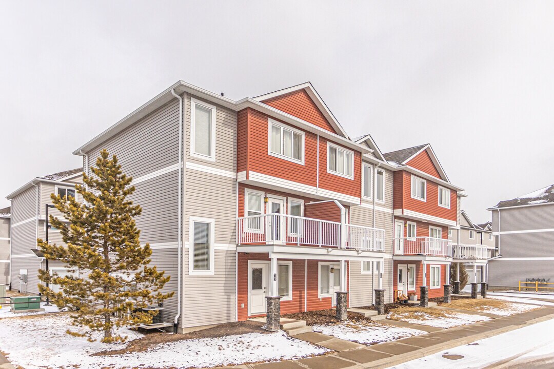Crossroads Of Rutherford in Edmonton, AB - Building Photo