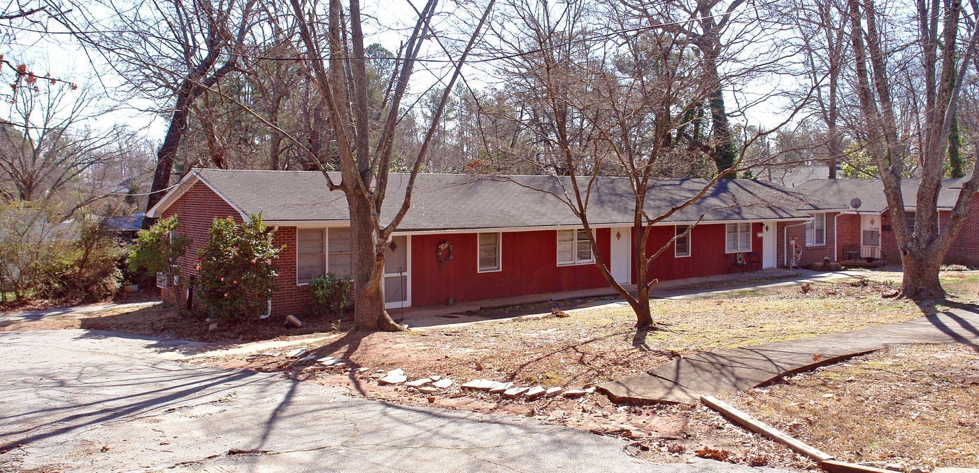 408 S D St in Easley, SC - Foto de edificio