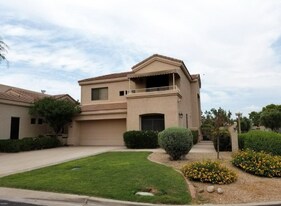 8100 E Camelback Rd in Scottsdale, AZ - Building Photo