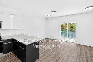 1611 NW 29 Rd in Gainesville, FL - Building Photo