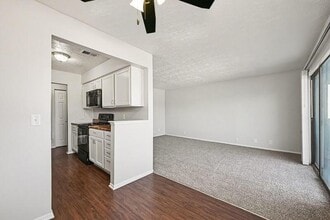 11730 Arbor St in Omaha, NE - Building Photo - Building Photo