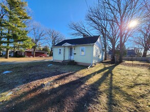 1047 Pierce Ave in Oshkosh, WI - Building Photo - Building Photo