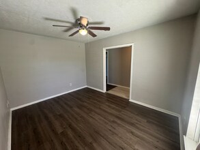 2714 5th Ave N in Texas City, TX - Foto de edificio - Building Photo