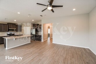 8041 Arctic Fox Rd in Jacksonville, FL - Building Photo - Building Photo