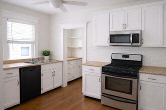 748 Belmont St, Unit 2 in Watertown, MA - Building Photo - Building Photo