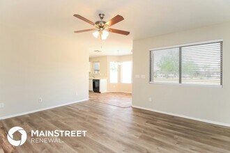 1320 E Julie Ave in San Tan Valley, AZ - Foto de edificio - Building Photo