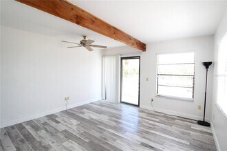 60 Beachcomber Ln in Englewood, FL - Building Photo - Building Photo