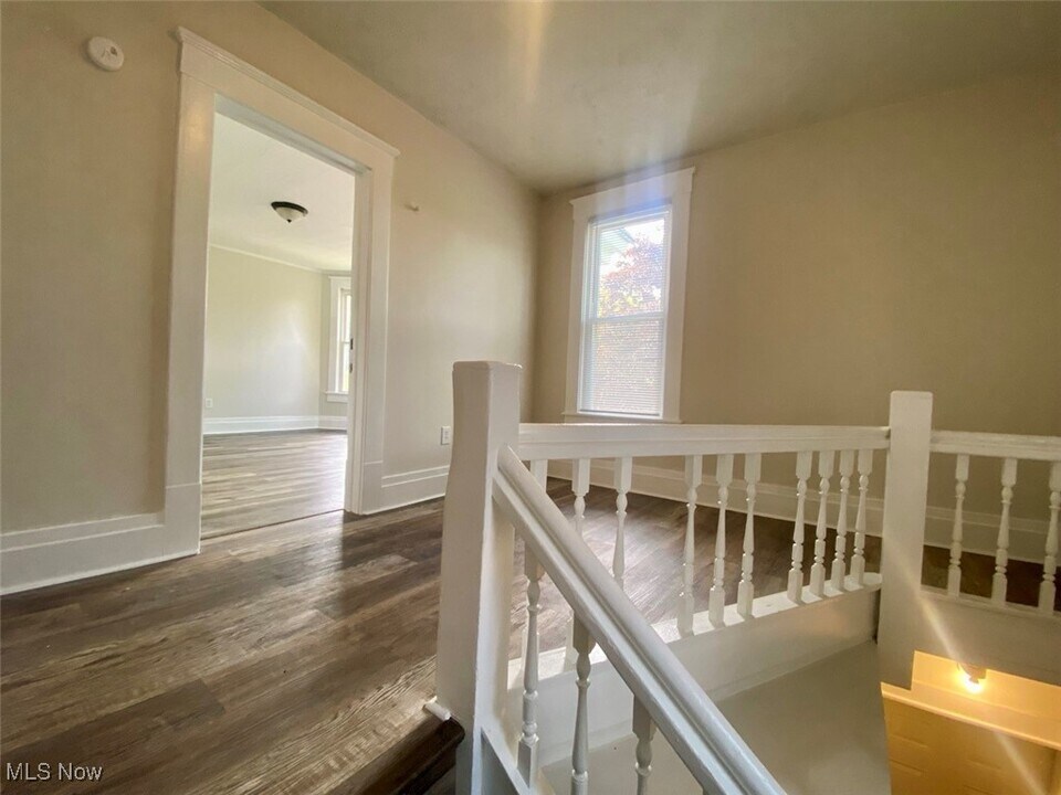 69 Oakdale Ave in Akron, OH - Building Photo