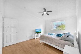 2218 SE 26th Ln in Homestead, FL - Building Photo - Building Photo