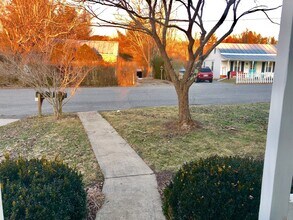 210 Alum Springs Rd in Lexington, VA - Foto de edificio - Building Photo