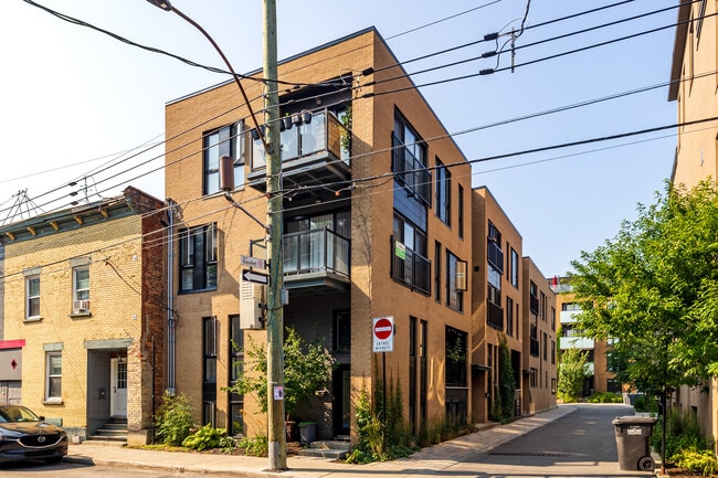 2089 Goulet Av