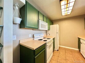 7440 S Blackhawk St in Englewood, CO - Building Photo